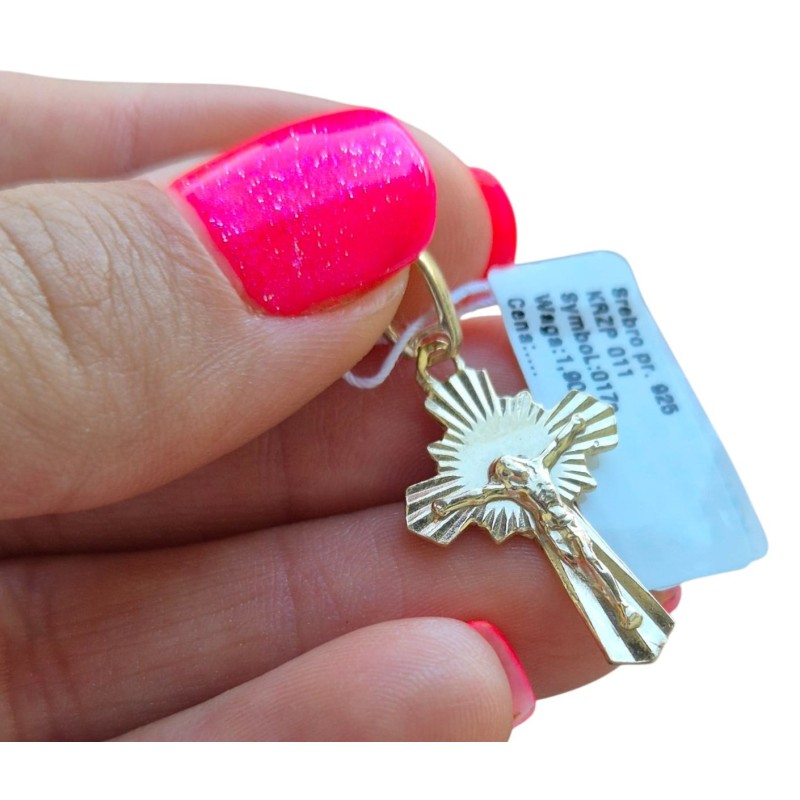 Srebrny krzyżyk pozłacany 925 z krucyfiksem – zawieszka