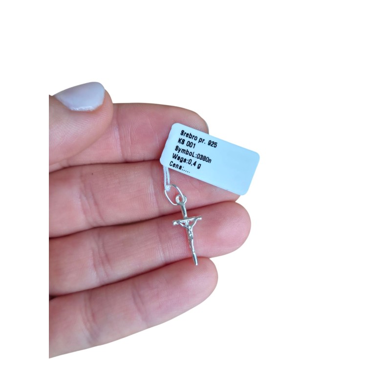 Srebrny krzyżyk męski 925 z Panem Jezusem – klasyczny symbol