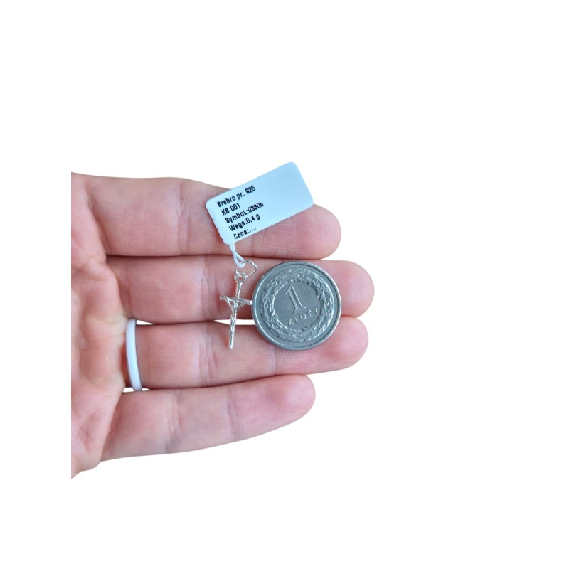 Srebrny krzyżyk męski 925 z Panem Jezusem – klasyczny symbol