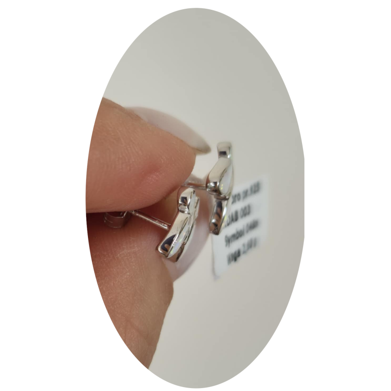 Srebrne kolczyki damskie motylki z białym opalem – wkrętki, próba 925