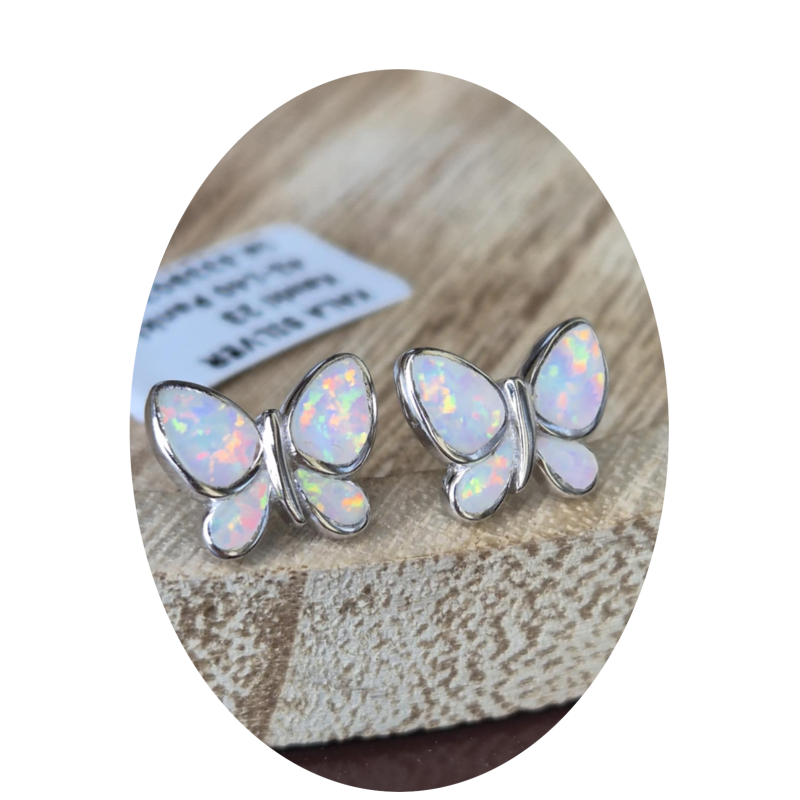 Srebrne kolczyki damskie motylki z białym opalem – wkrętki, próba 925