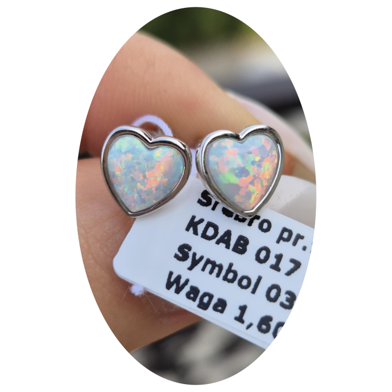 Srebrne kolczyki damskie serduszka z białym opalem – wkrętki, próba 925