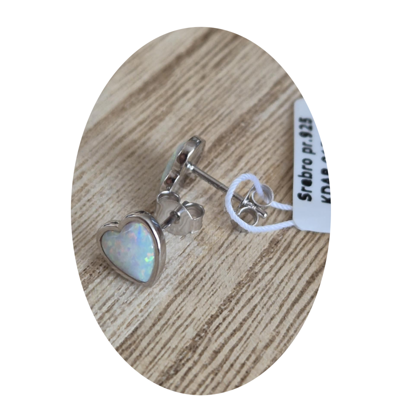 Srebrne kolczyki damskie serduszka z białym opalem – wkrętki, próba 925