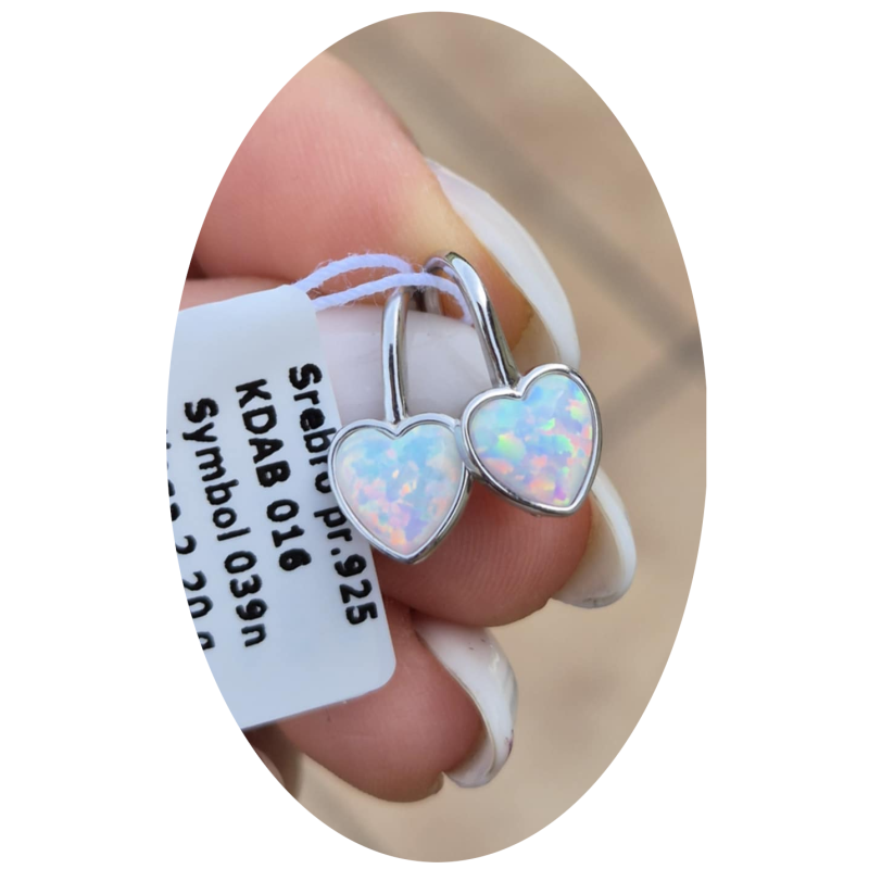 Srebrne wiszące kolczyki damskie serca z białym opalem – próba 925