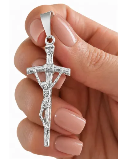 Srebrny krzyżyk męski 925 z Panem Jezusem – klasyczny, papieski.