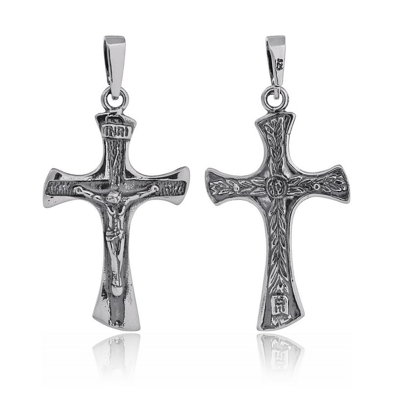 Krzyżyk srebrny oksydowany 925 z Jezusem – lekki model ze srebra